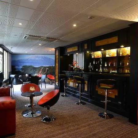 Hotel Le Cardinal Rueil Centre 